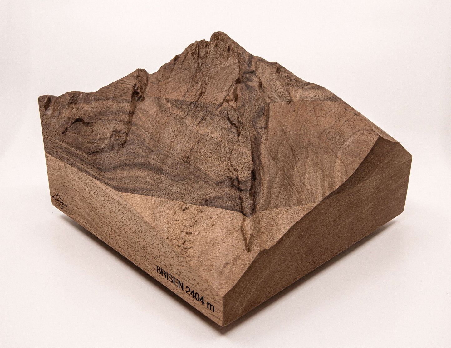 Brisen - 3D wooden mountain, front view