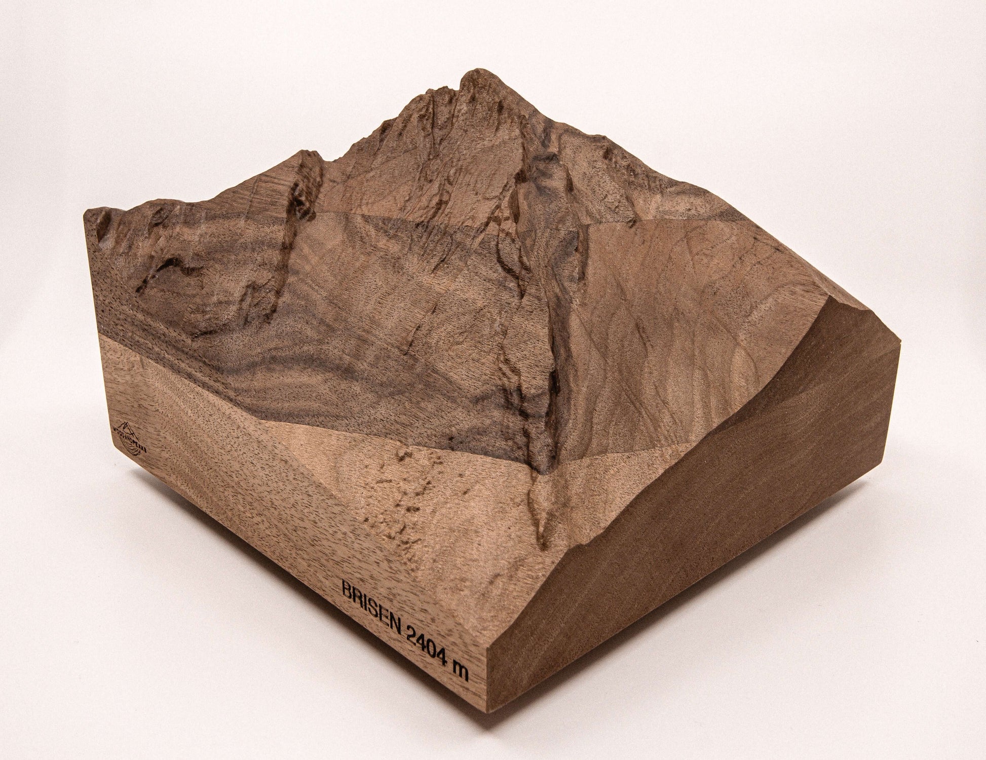 Brisen - 3D wooden mountain, front view