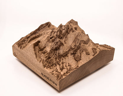 Pilatus - 3D Berg aus Holz, Vordersansicht